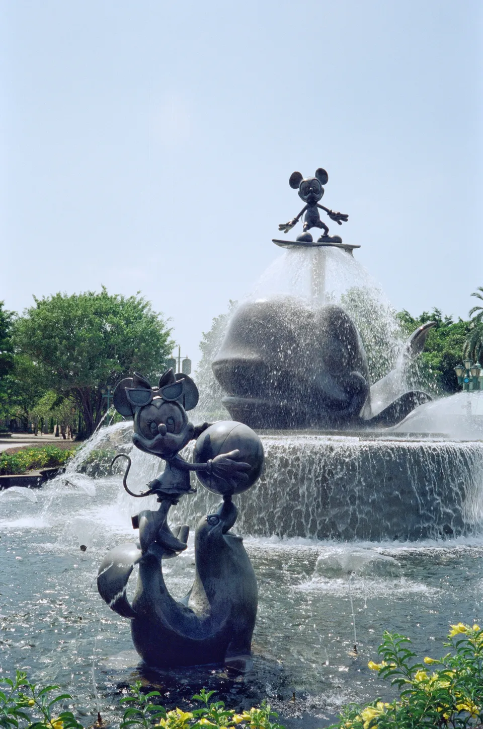 Water fountain and statute