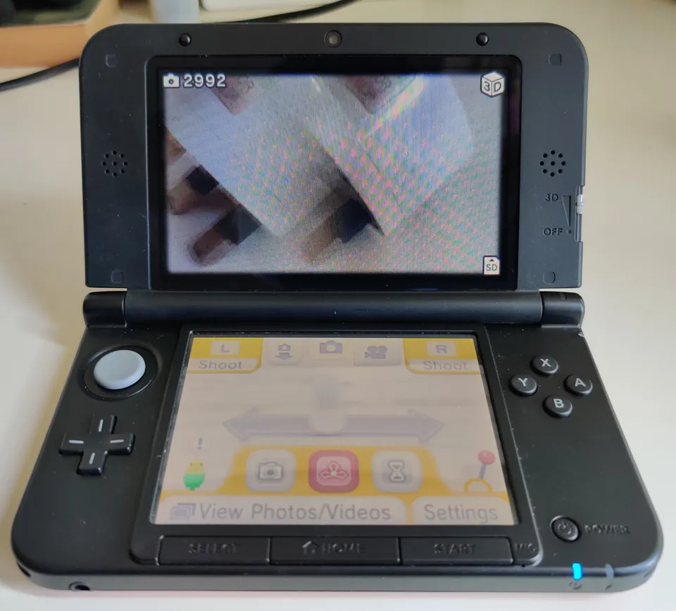 Nintendo 3DS XL in 3D mode