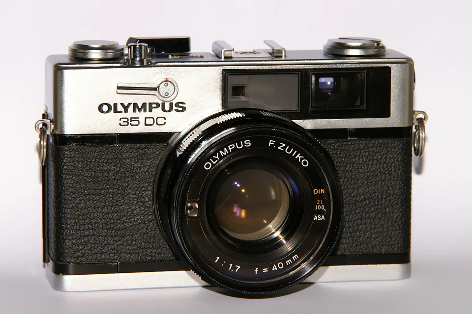 Front side of Olympus 35DC
